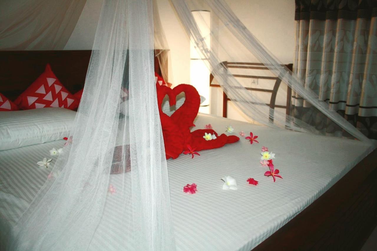 Hidden Villa Hikkaduwa Bagian luar foto